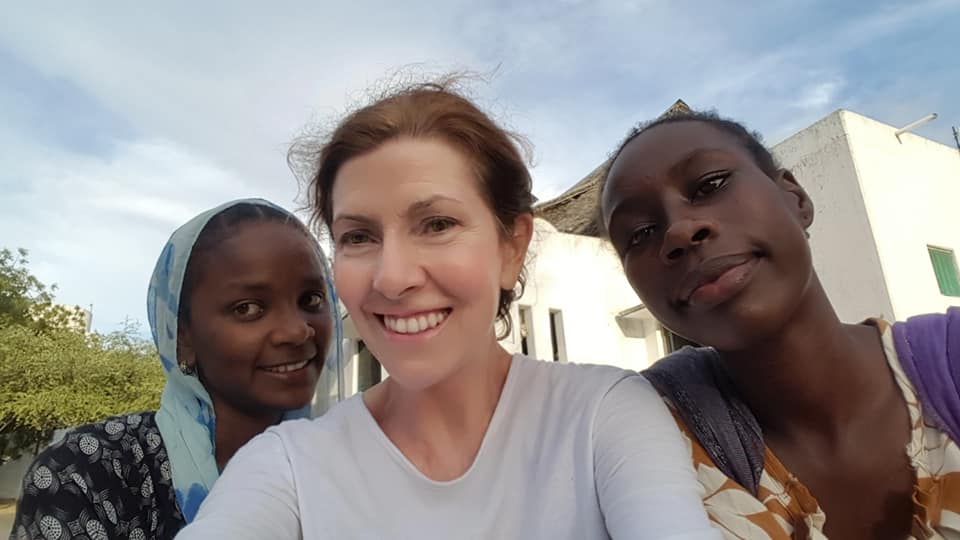“Racconti di Lamu. Diario di una counselor” di Stefania Mattia – una storia appassionante frutto dell’esperienza di volontariato dell’autrice nella casa di Accoglienza Anidan