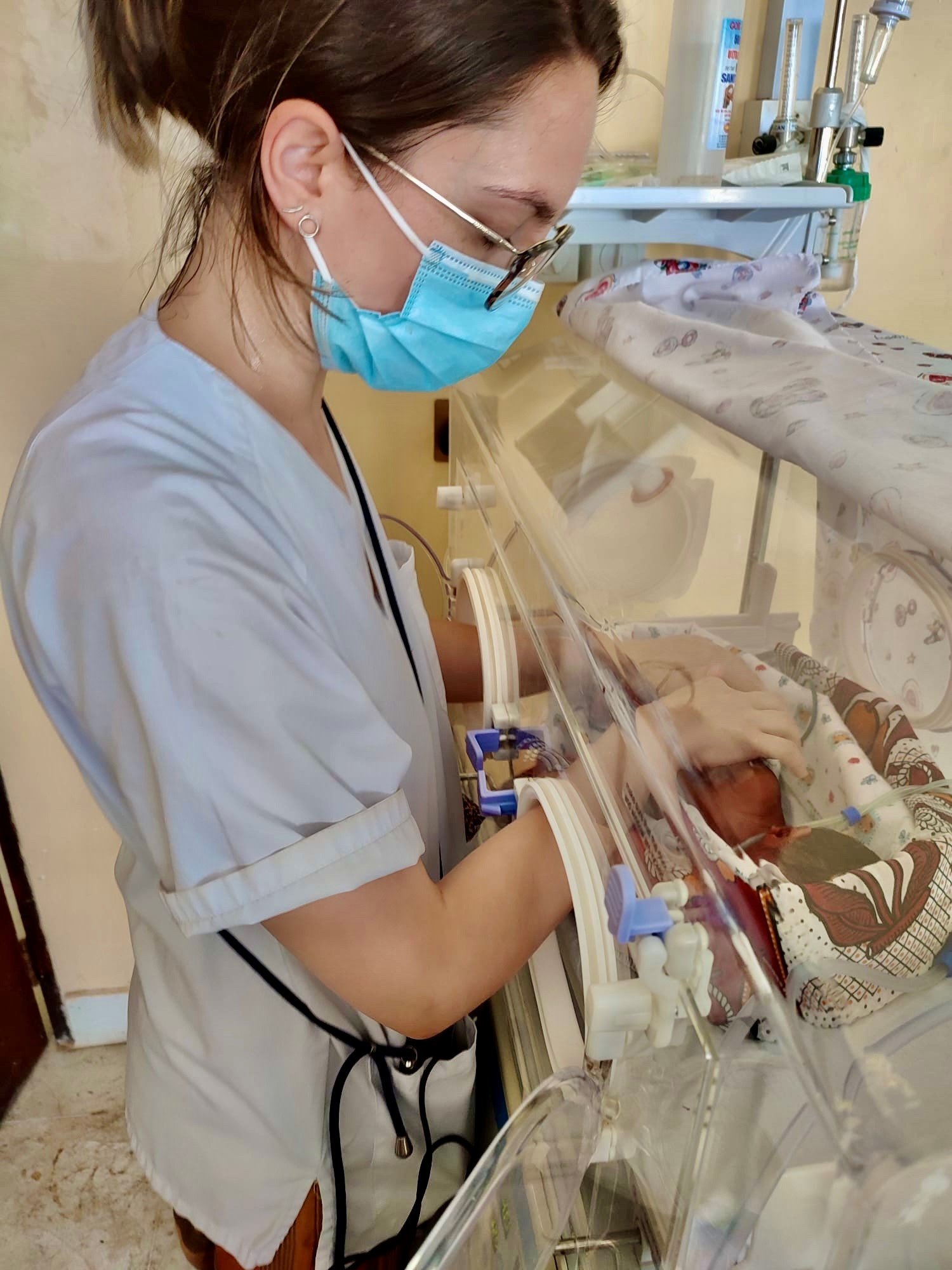 Salvare una vita grazie ad un supporto respiratorio creato con bottiglie di plastica